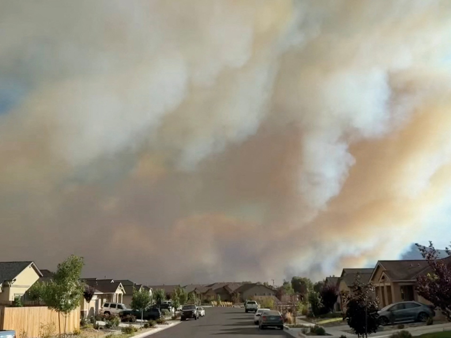 Thousands displaced as wildfire threatens homes in US state of Nevada