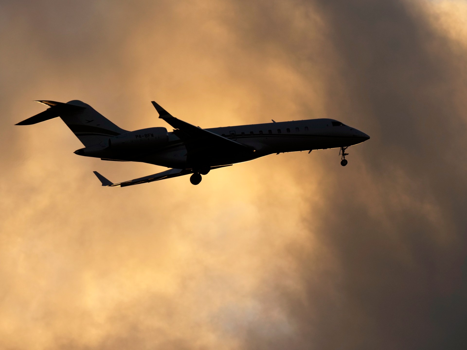 Trump threatens to block Canada's Bombardier sales unless planes made in US